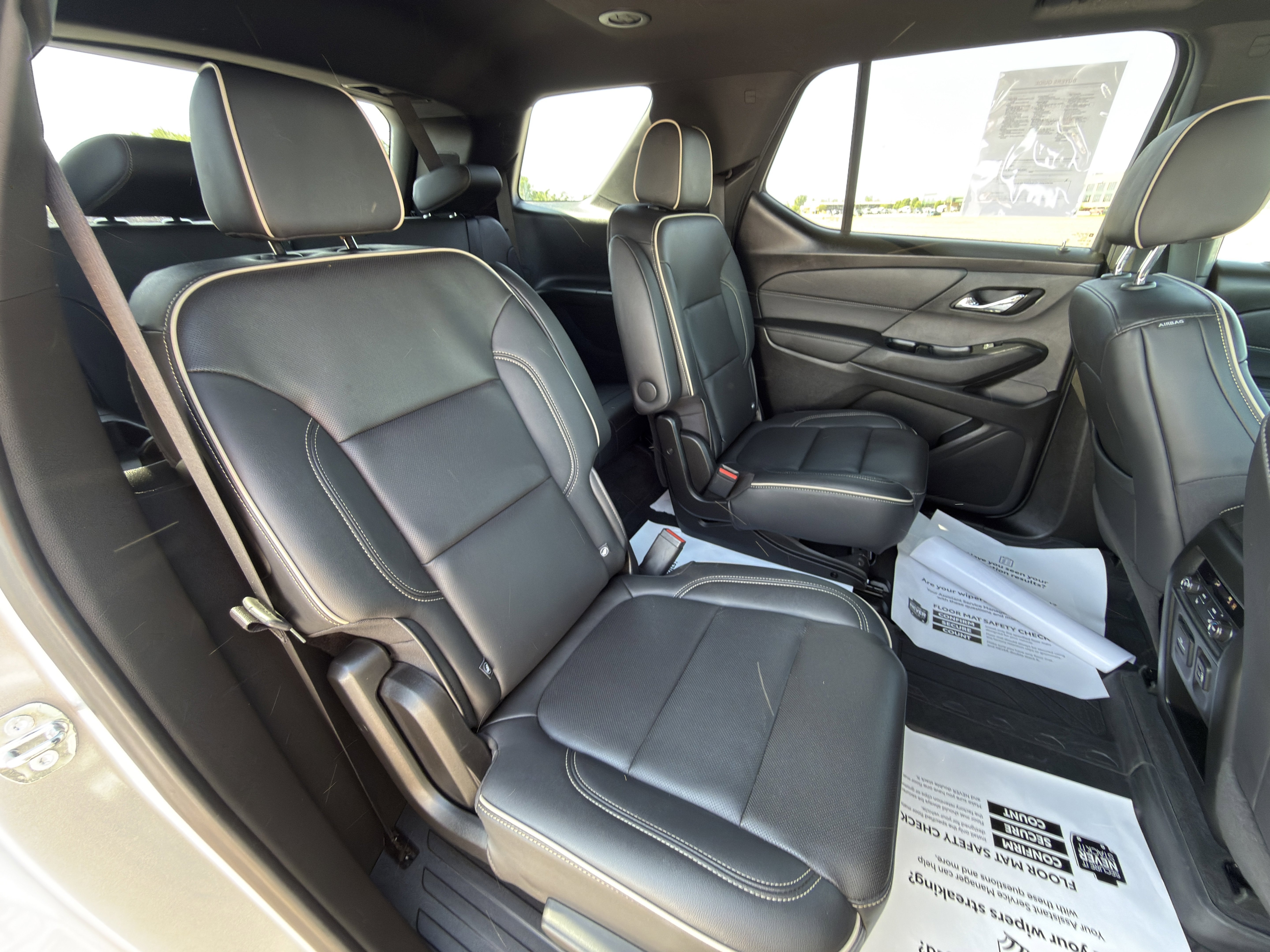Used 2023 Chevrolet Traverse Premier w/ Redline Edition AWD/4WD image 12