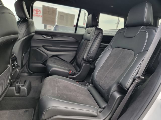 Certified 2024 Jeep Grand Cherokee L Laredo AWD/4WD image 21