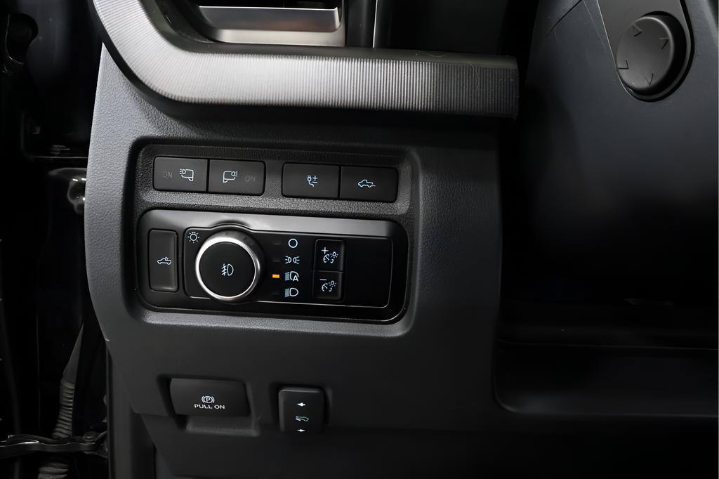 Used 2023 Ford F250 Platinum AWD/4WD image 19