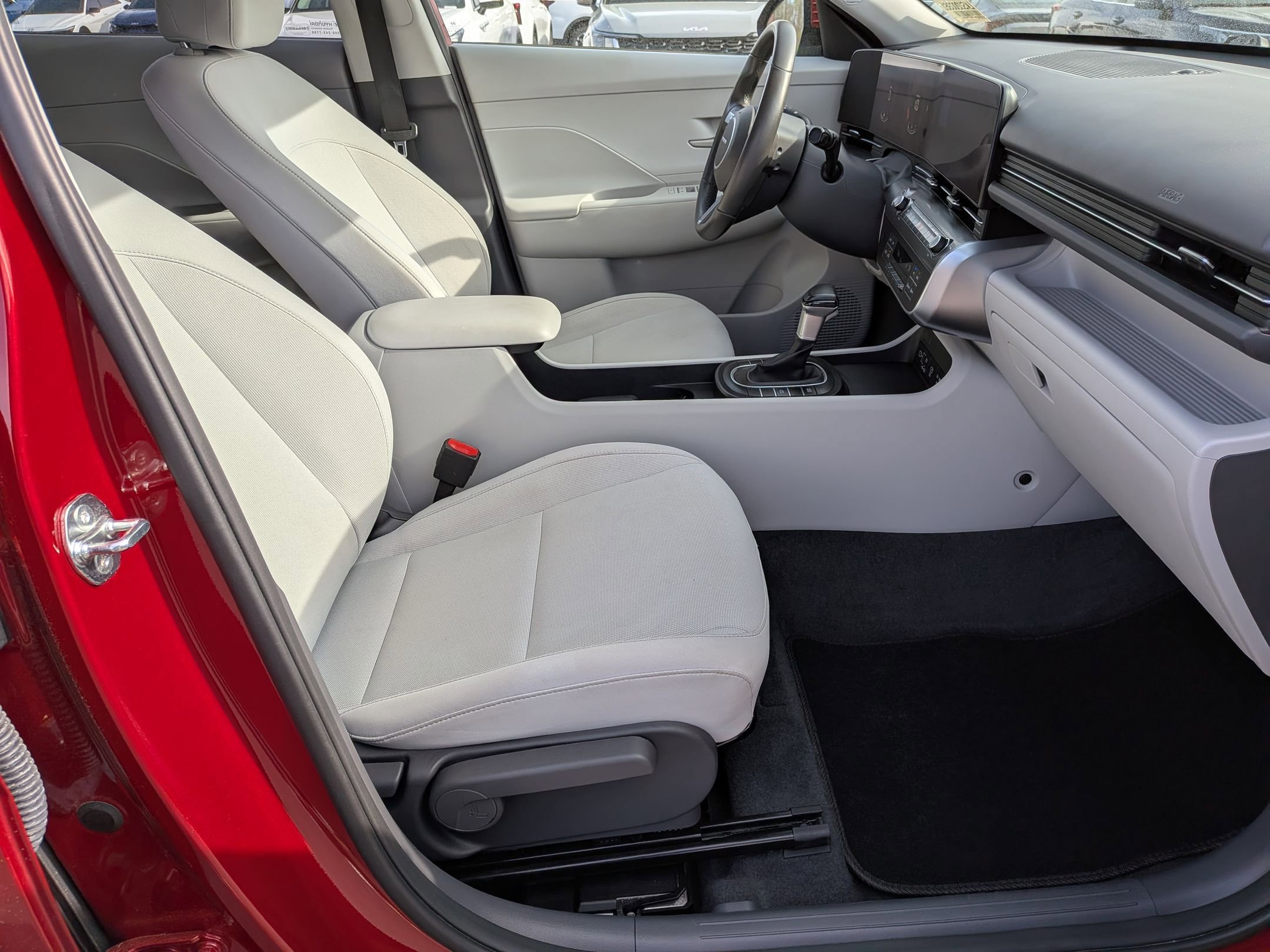 Used 2025 Hyundai Kona SEL image 35