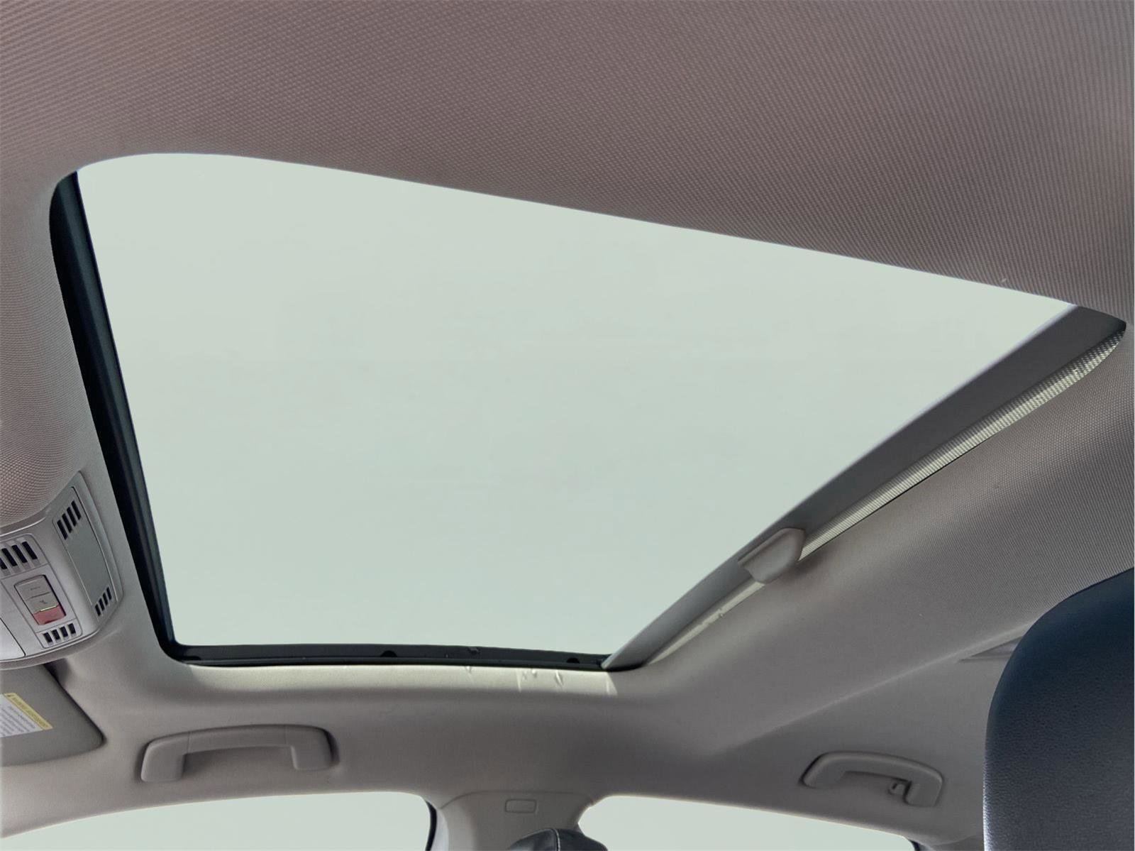 Used 2020 Volkswagen Jetta SE image 32