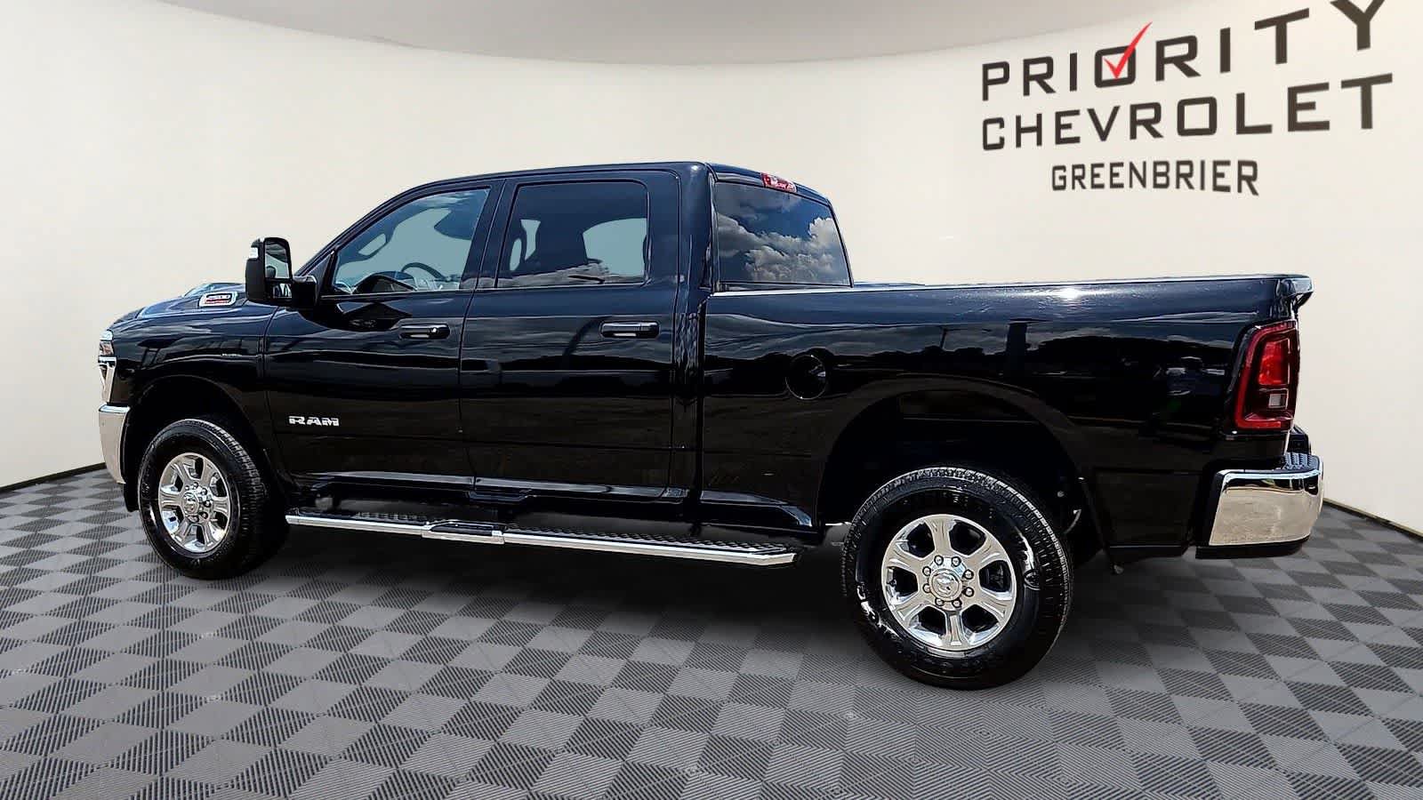 Used 2025 RAM 2500 Big Horn AWD/4WD image 6