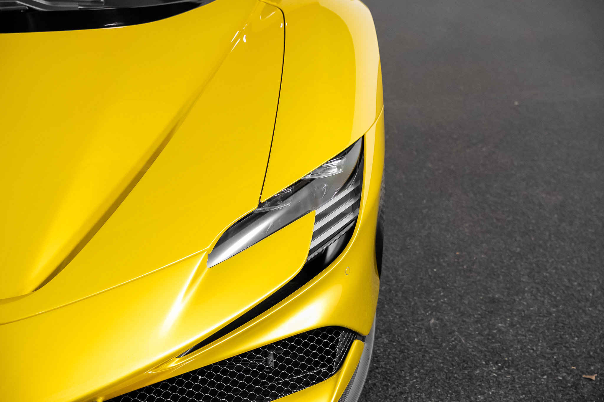Used 2024 Ferrari SF90 Spider AWD/4WD image 9