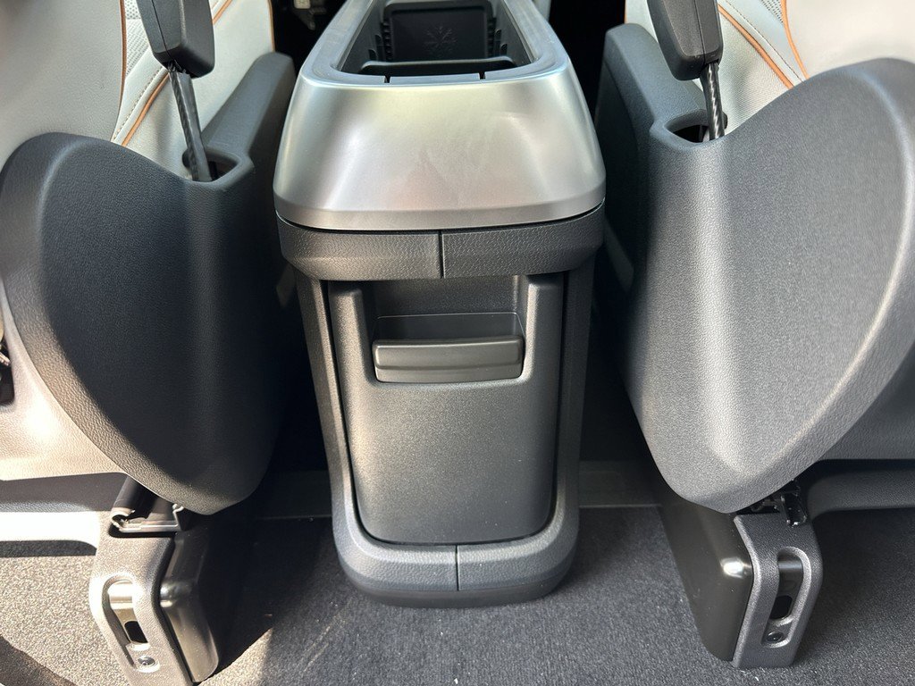 New 2025 Volkswagen ID. Buzz 1st Edition image 7