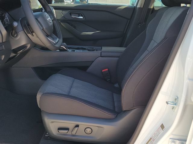 New 2026 Nissan Rogue SV w/ Cold Weather Package AWD/4WD image 6