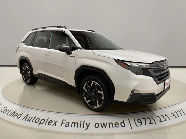 Used 2025 Subaru Forester Premium AWD/4WD image 7