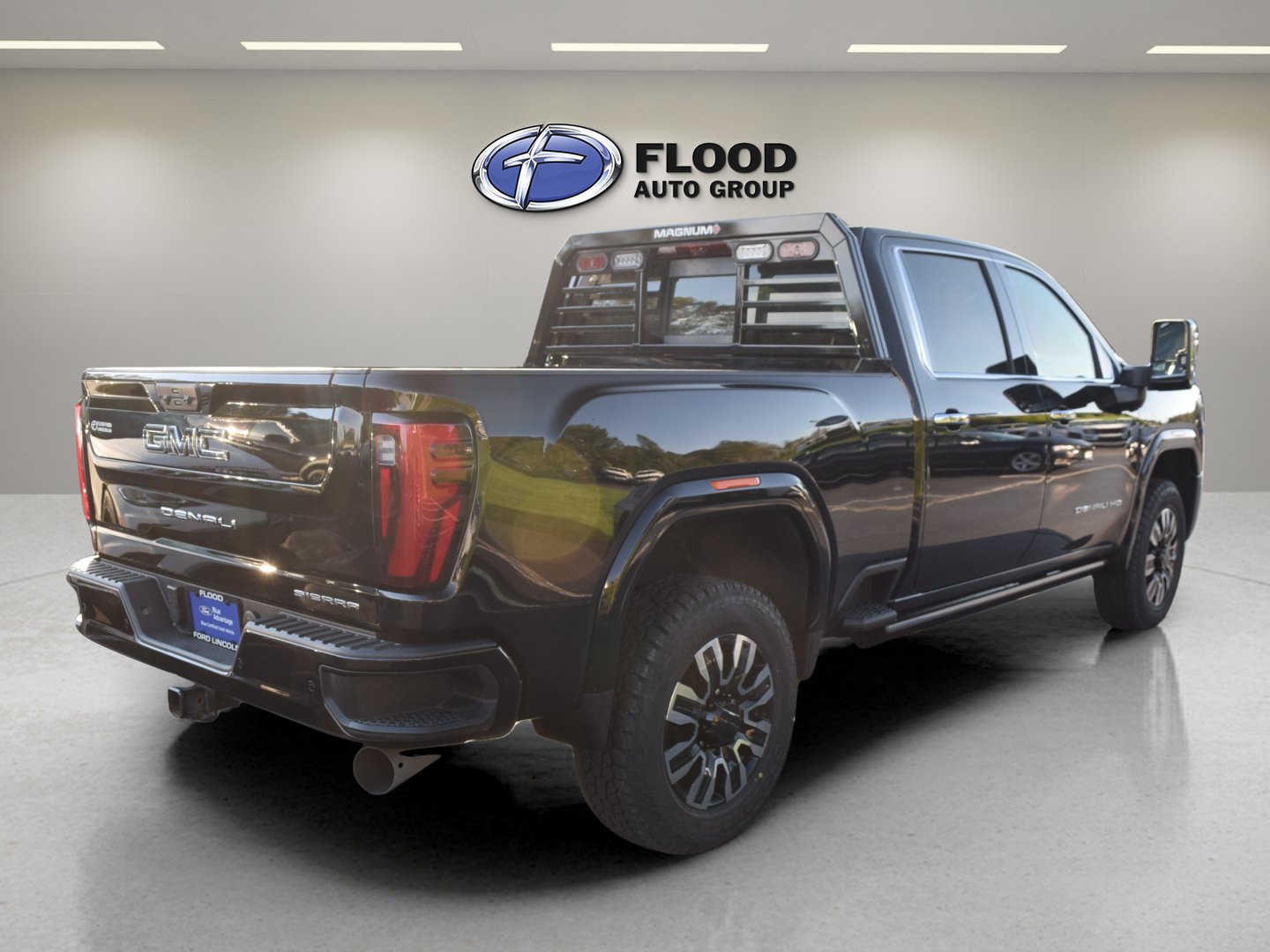 Used 2025 GMC Sierra 2500 Denali Ultimate AWD/4WD image 4