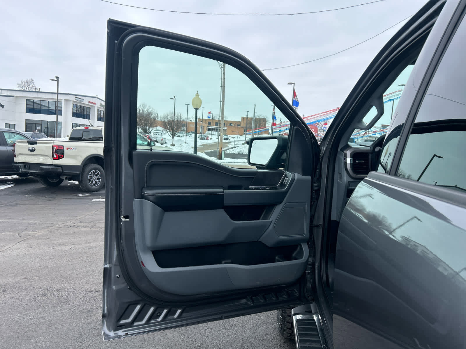 Used 2024 Ford F150 XLT AWD/4WD image 15