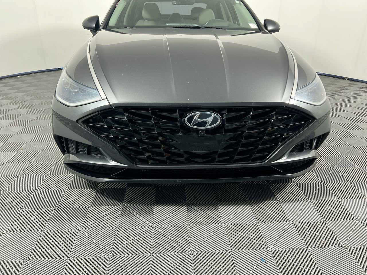 Used 2021 Hyundai Sonata Limited w/ Preferred Accessory Package FWD image 8