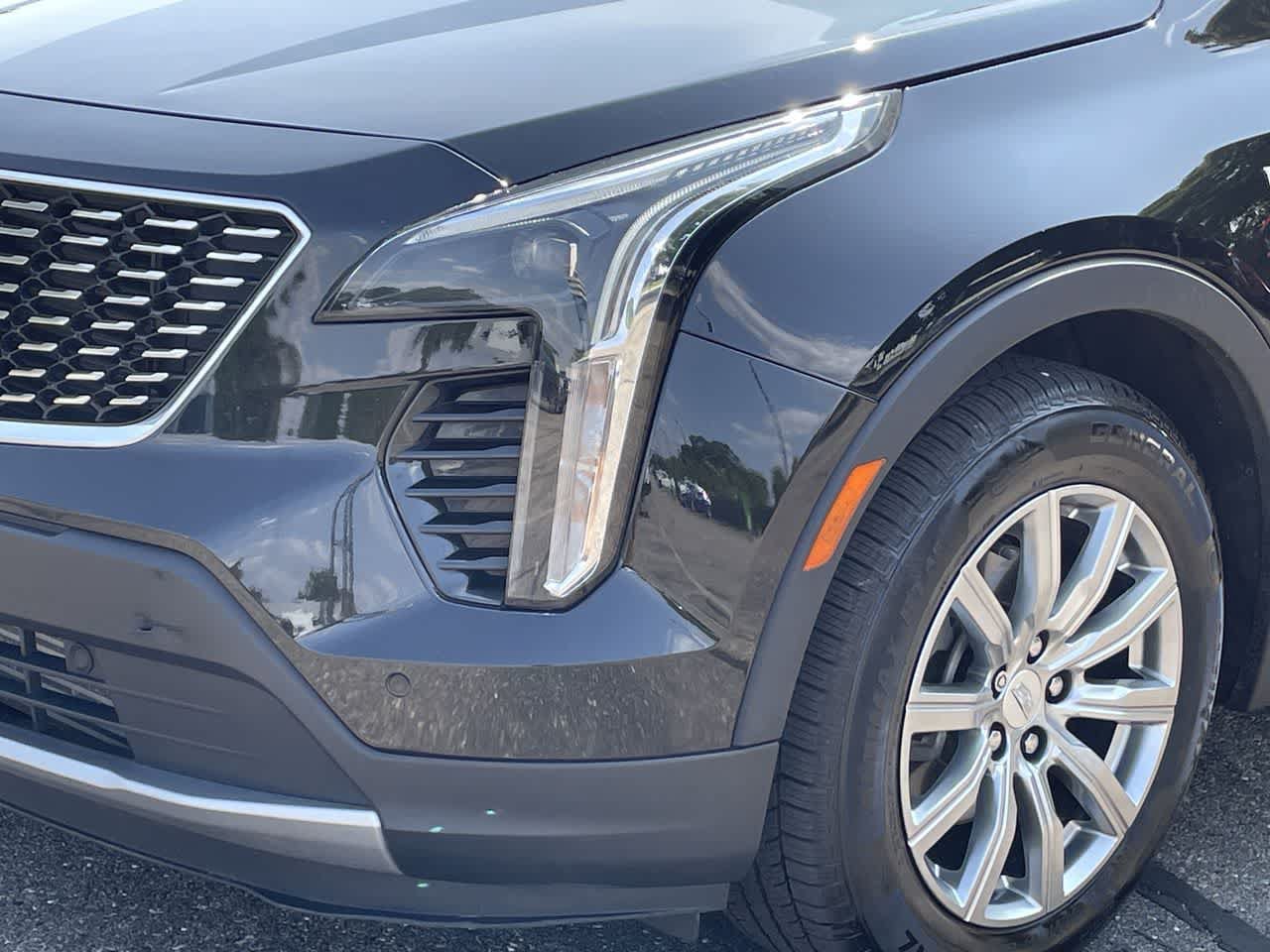 Used 2021 Cadillac XT4 Premium Luxury w/ Cold Weather Package AWD/4WD image 37