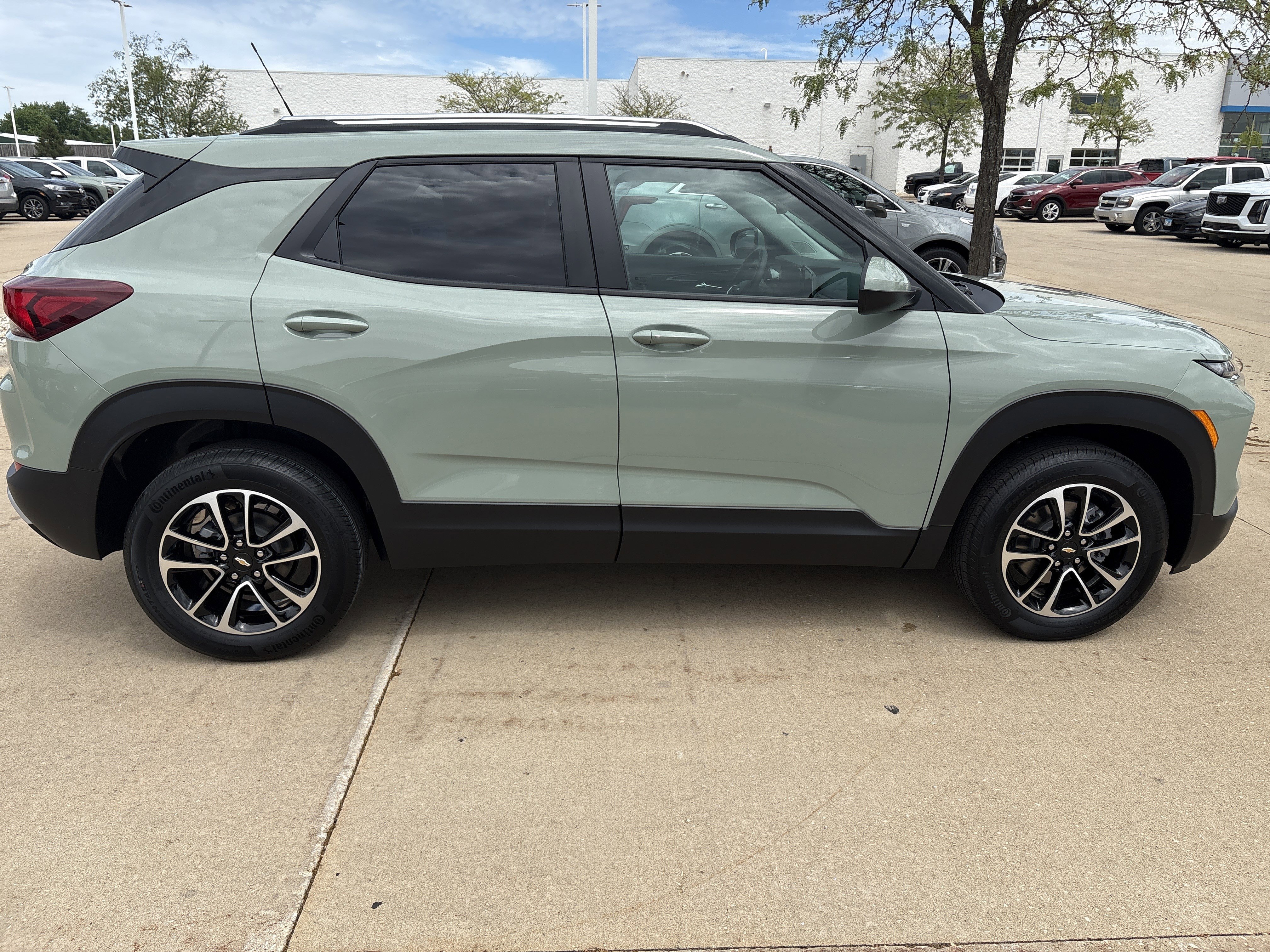 New 2026 Chevrolet TrailBlazer LT w/ Convenience Package AWD/4WD image 8