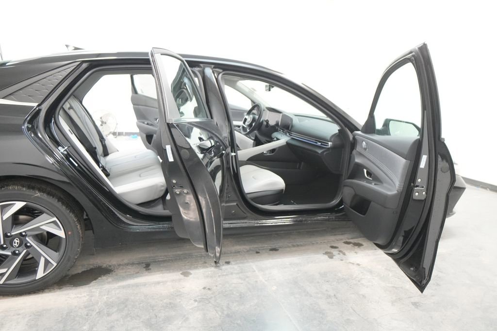 New 2026 Hyundai Elantra Limited image 27