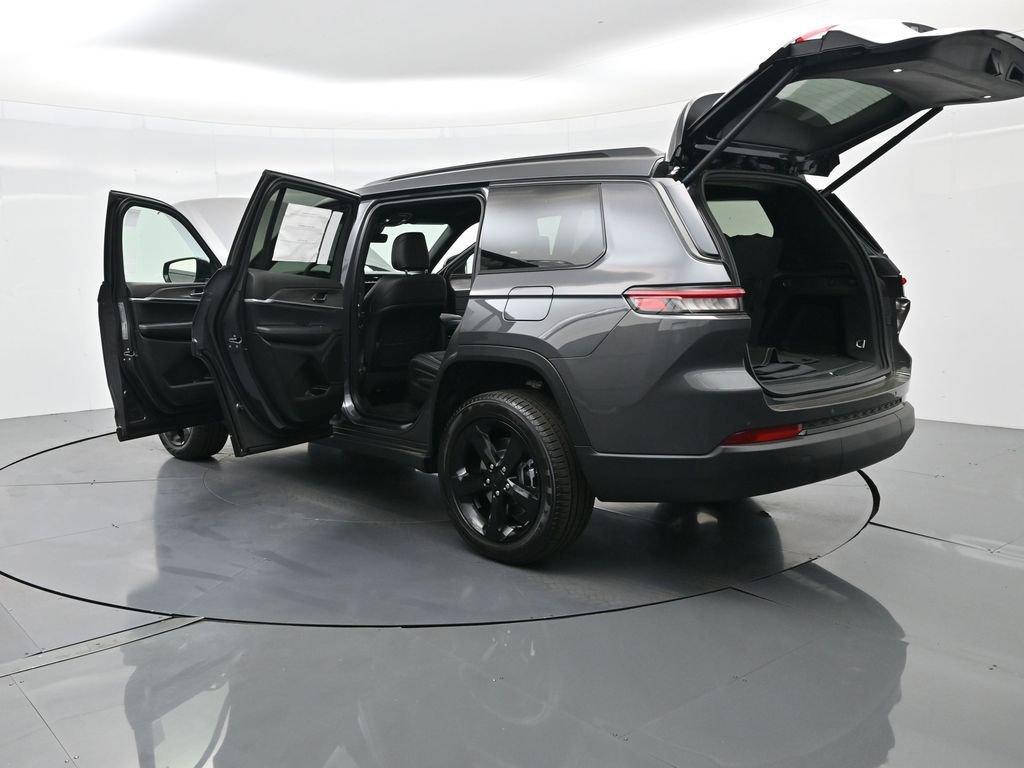New 2025 Jeep Grand Cherokee L Limited w/ Black Appearance Package image 34
