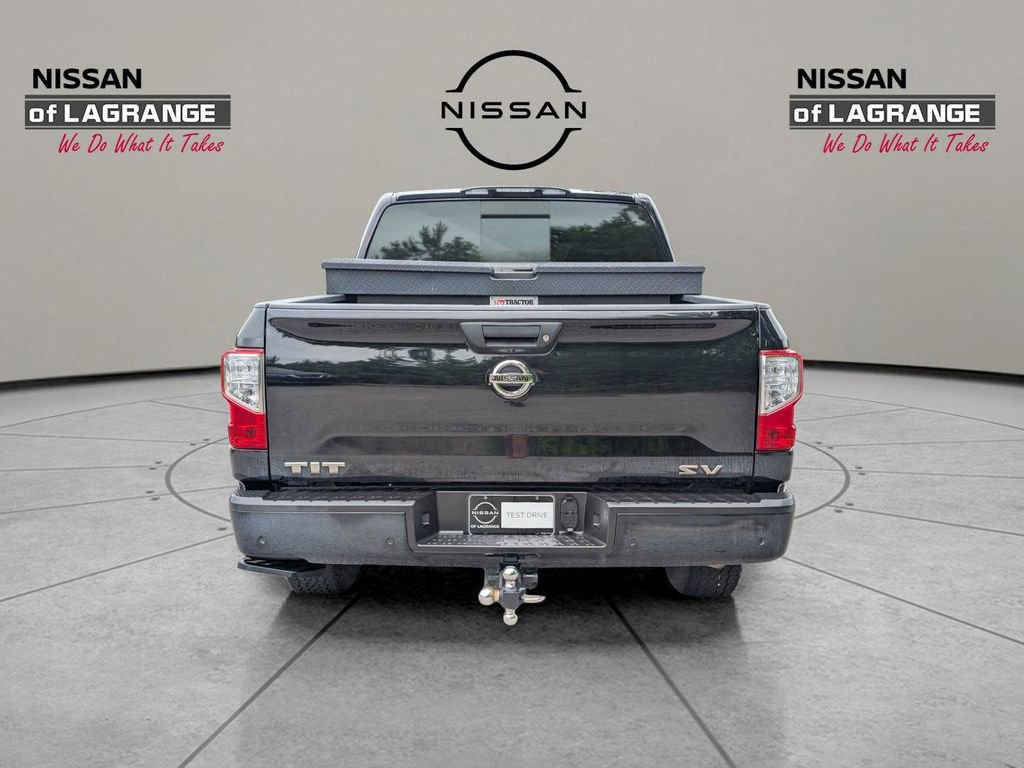 Used 2021 Nissan Titan SV w/ SV Convenience Package RWD image 6
