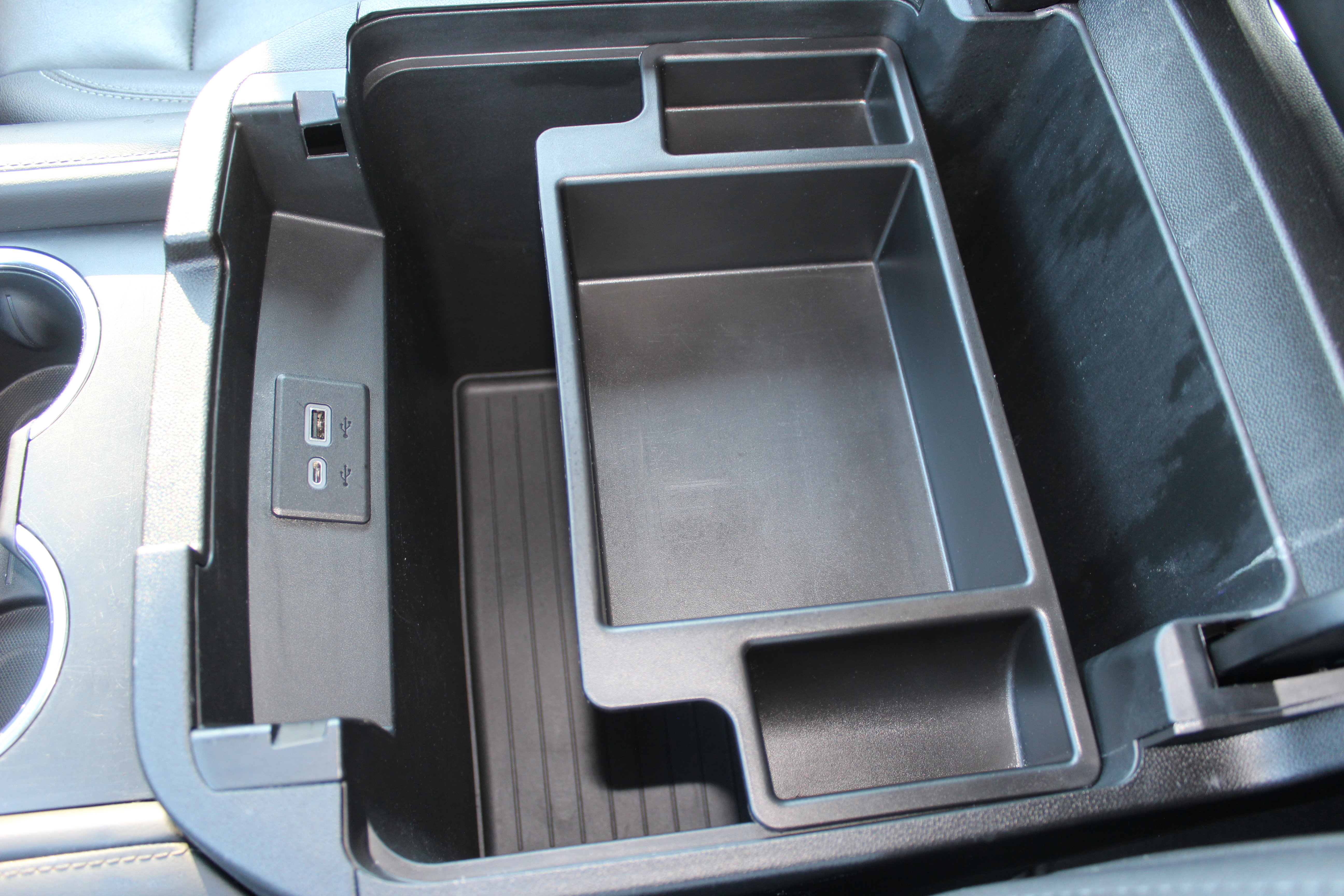 Used 2023 Chevrolet Suburban LT image 34