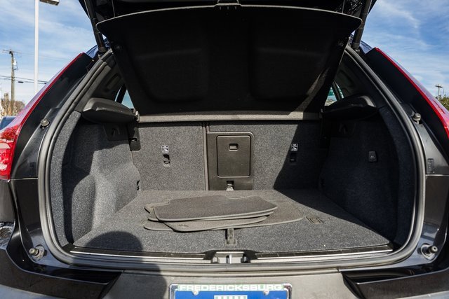 Used 2023 Volvo XC40 B5 Plus w/ Climate Package image 9