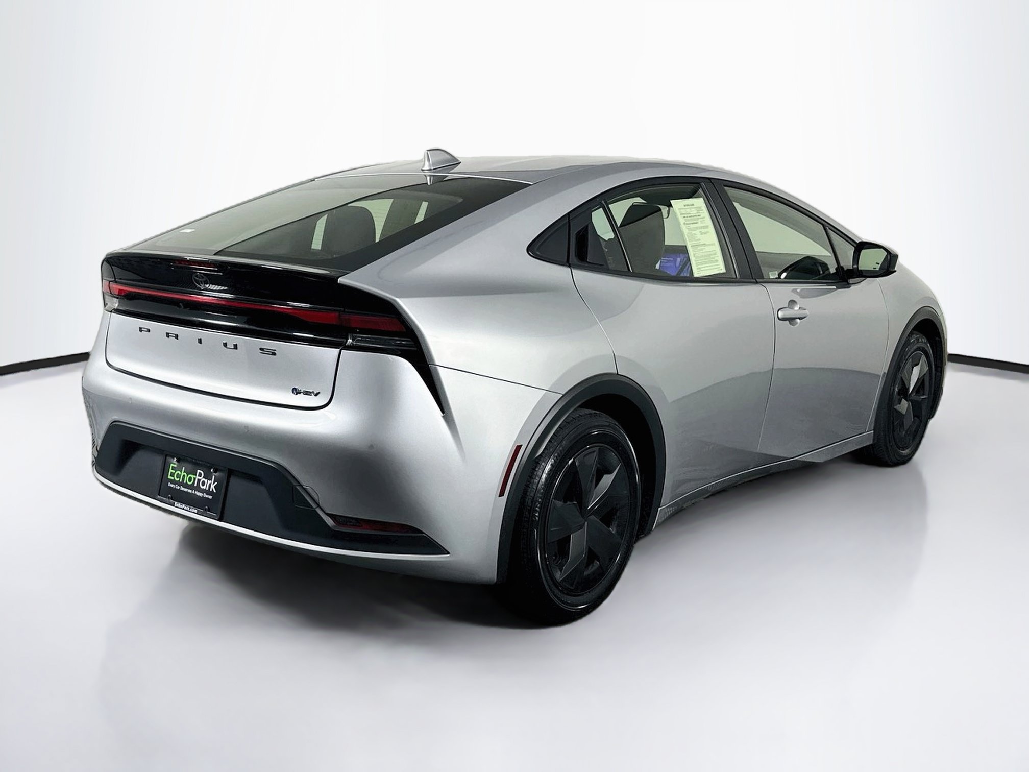 Used 2025 Toyota Prius LE FWD image 28