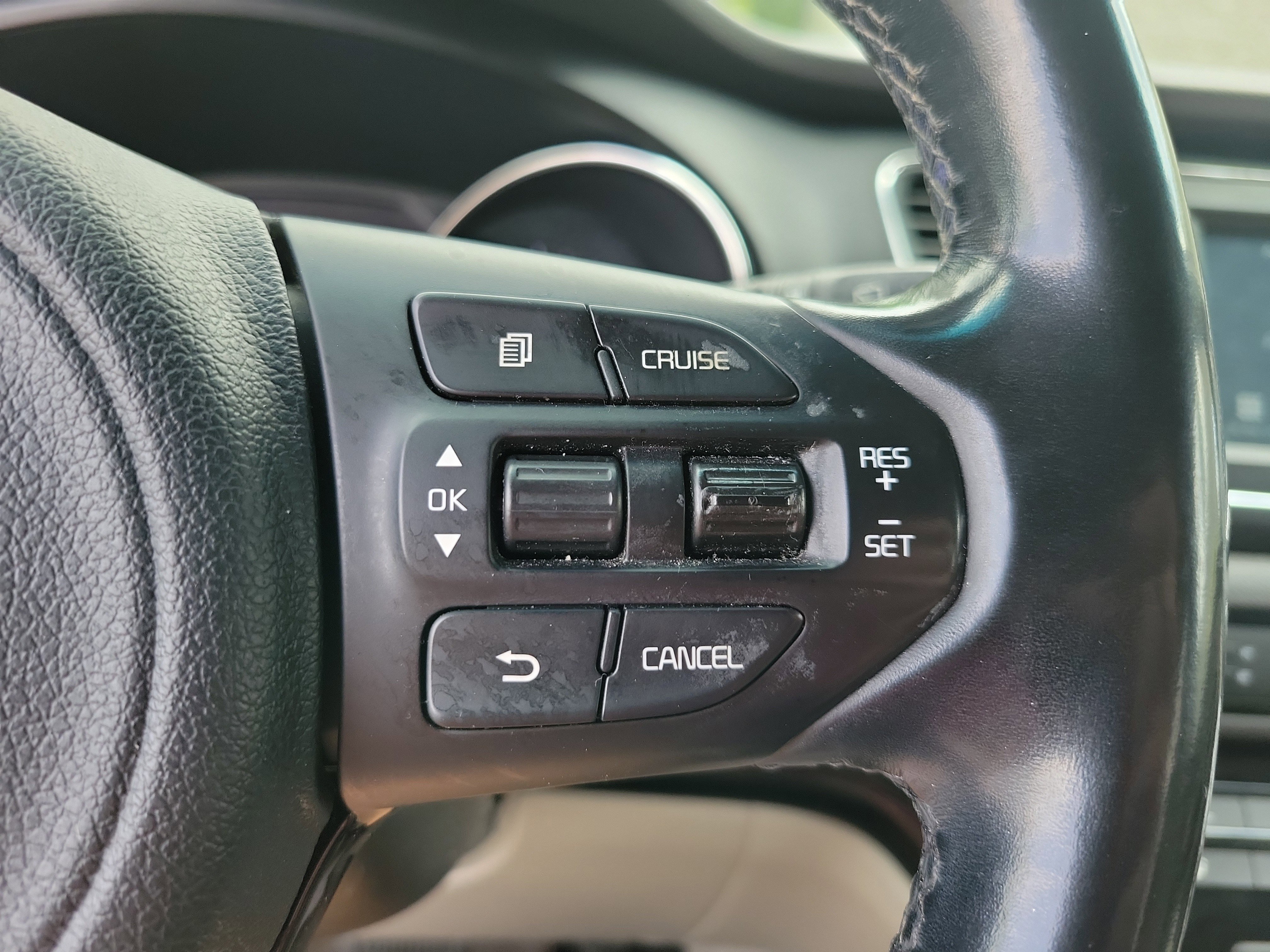 Used 2017 Kia Sedona LX w/ LX Essentials Premium Package FWD image 18