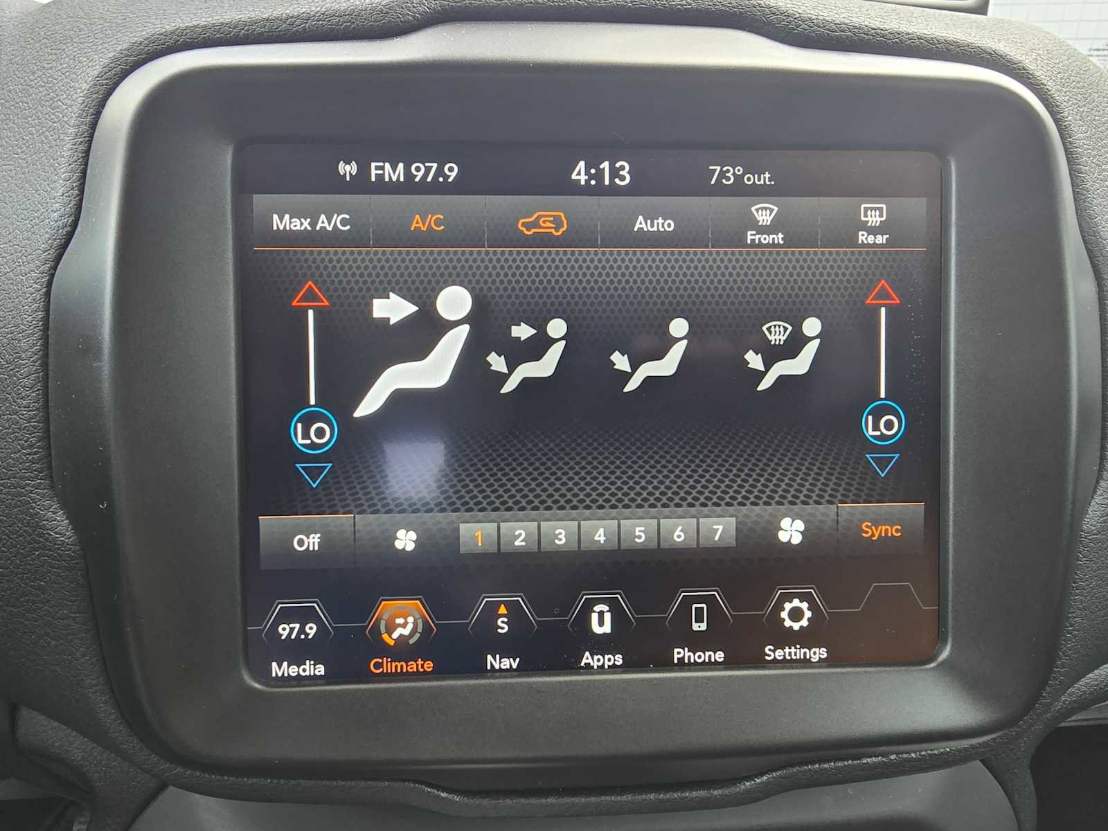 Used 2023 Jeep Renegade Latitude AWD/4WD image 24