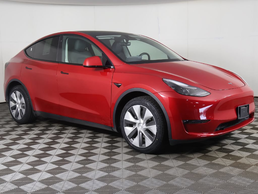 Used 2023 Tesla Model Y Long Range AWD/4WD image 2