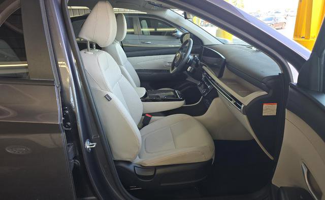 Used 2025 Hyundai Tucson SEL image 6