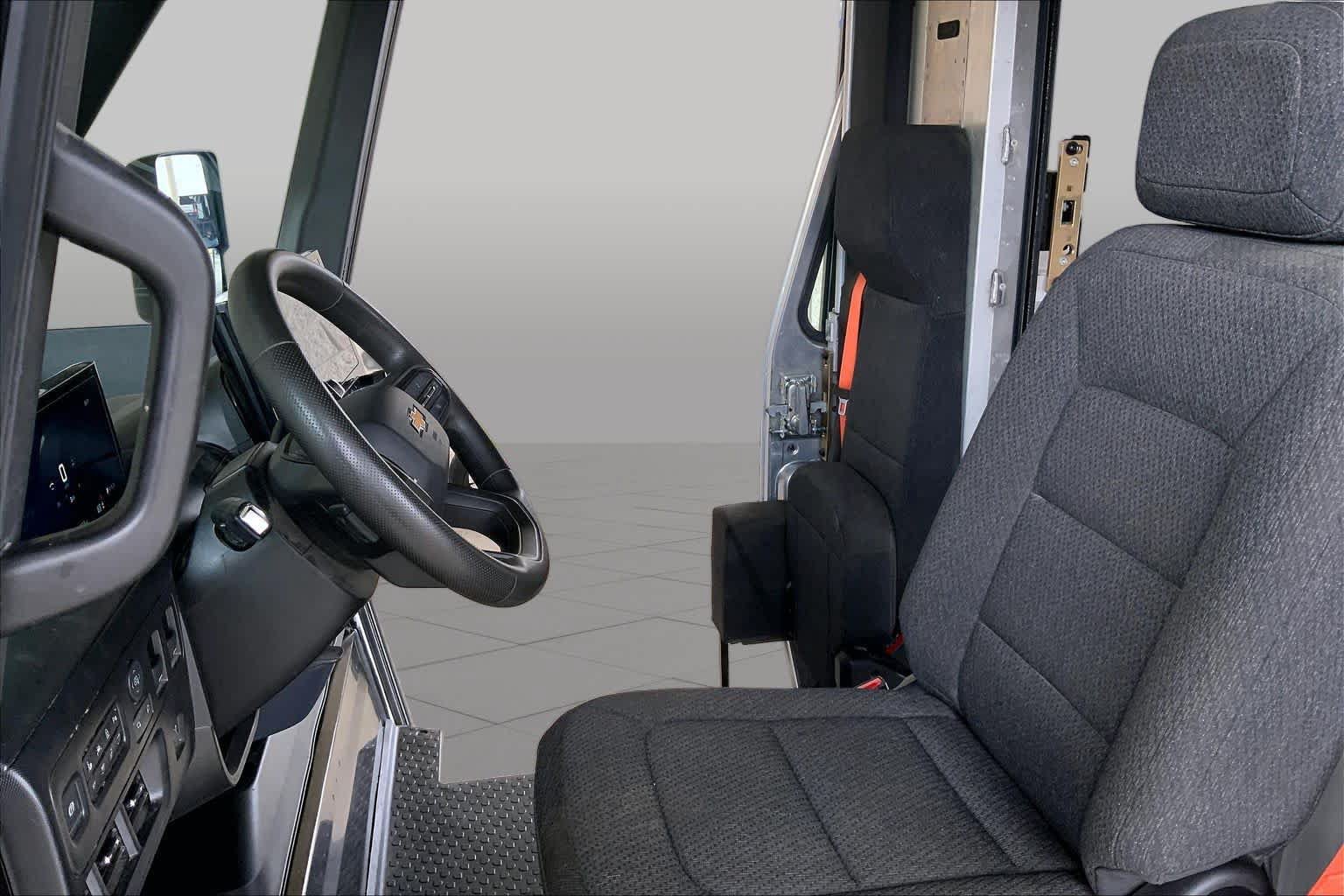 Used 2025 Chevrolet Brightdrop 600 FWD image 7
