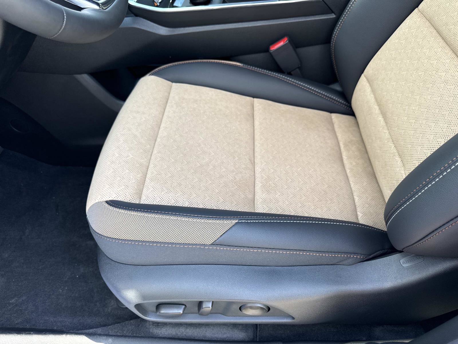 New 2027 Chevrolet Equinox ACTIV w/ Safety and Technology Package FWD image 19