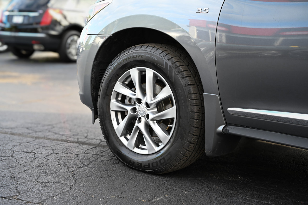 Used 2015 INFINITI QX60 AWD w/ Premium Package image 5