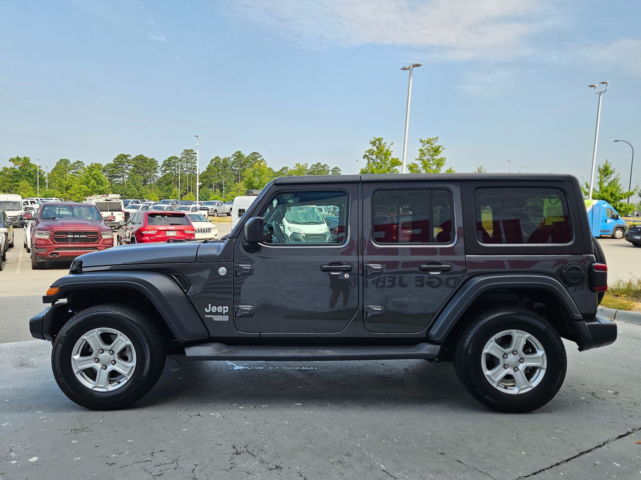 Used 2020 Jeep Wrangler Unlimited Sport S AWD/4WD image 4