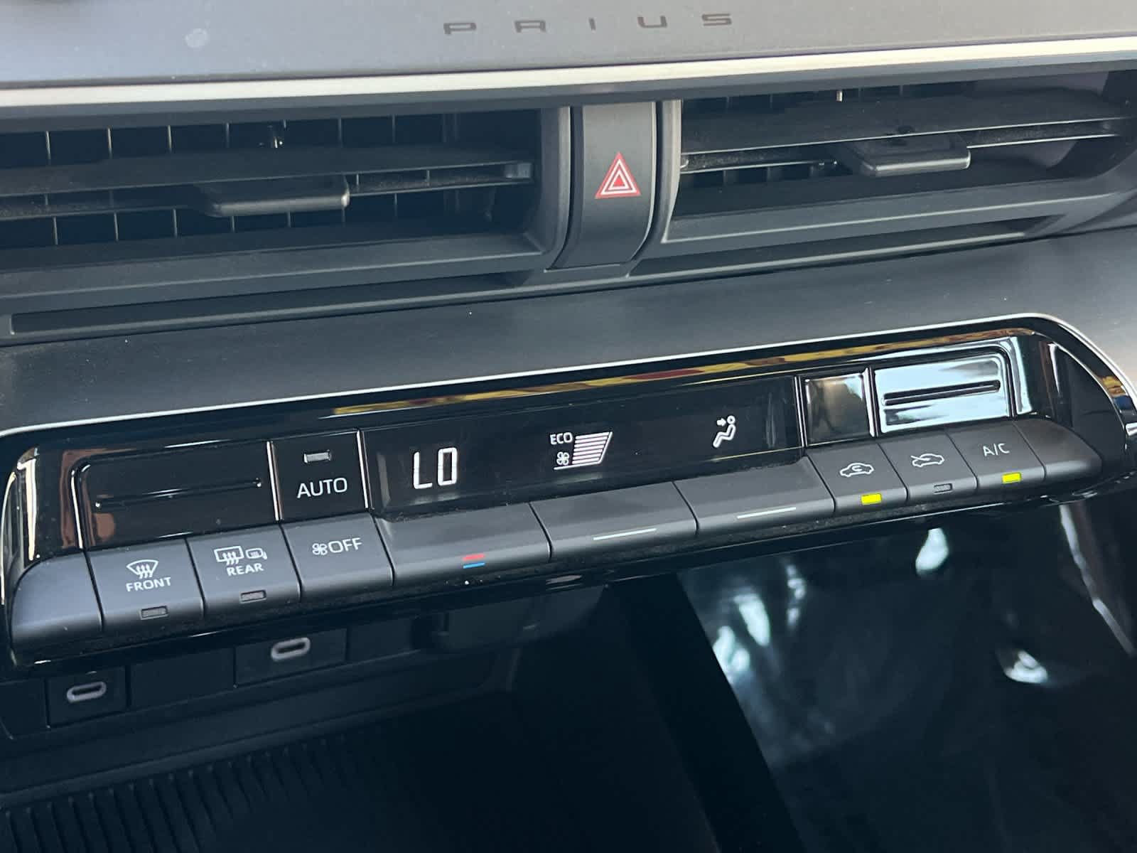 Used 2023 Toyota Prius LE FWD image 20