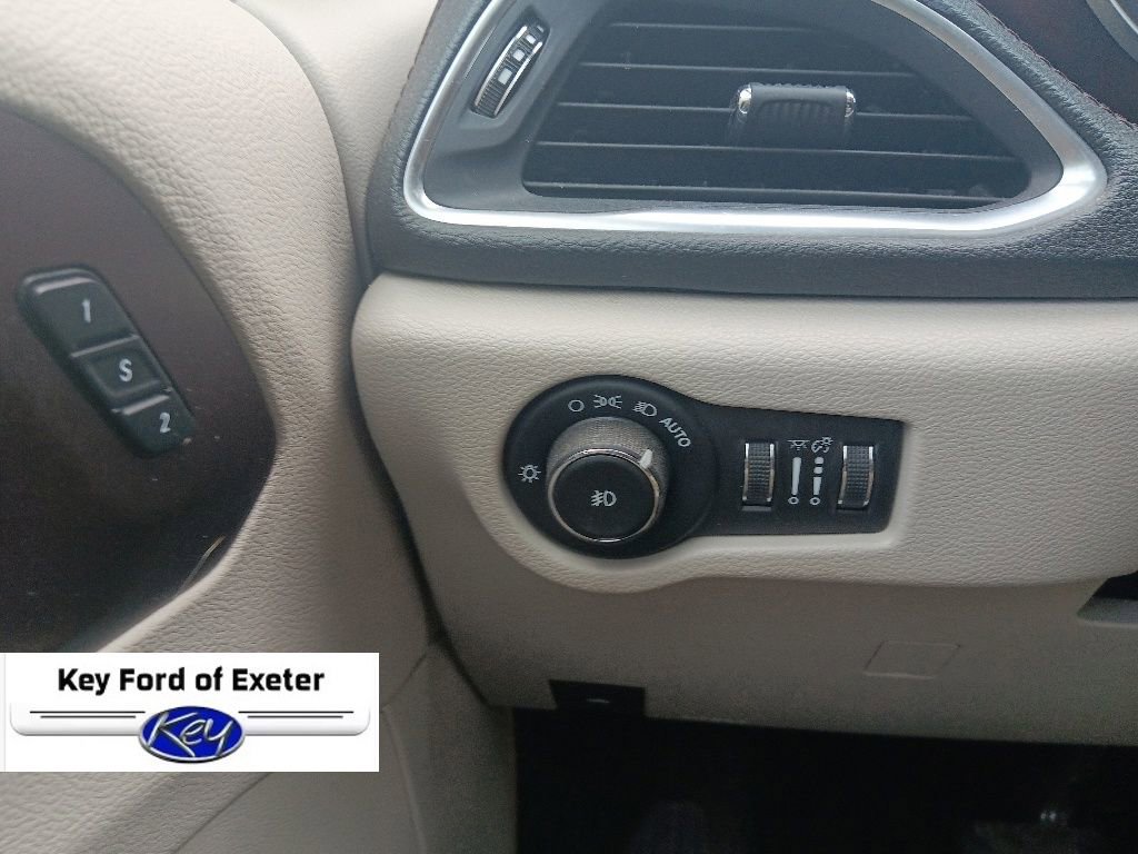 Used 2018 Chrysler Pacifica Limited w/ Advanced Safetytec Group FWD image 32