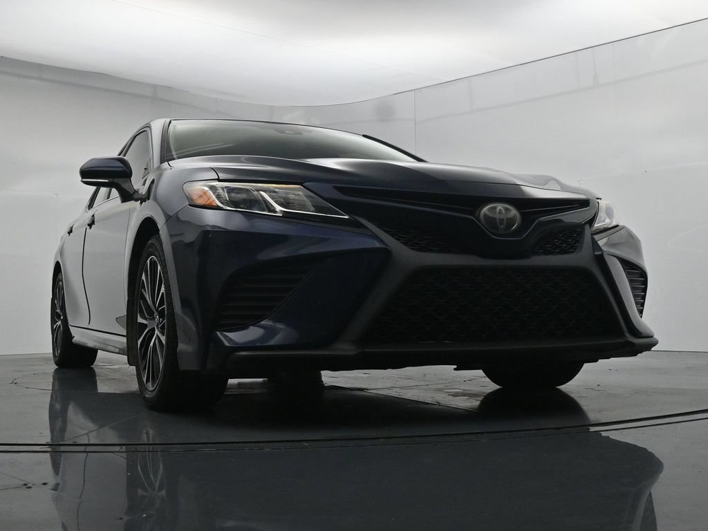 Used 2018 Toyota Camry SE w/ Convenience Package FWD image 18