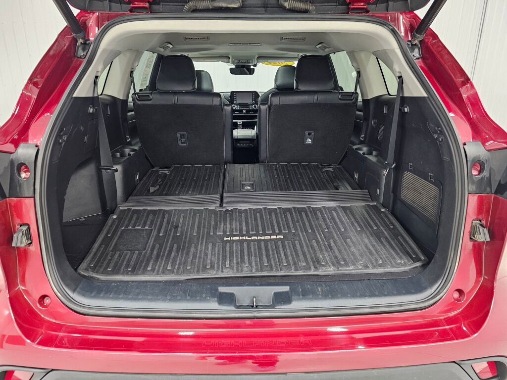 Used 2021 Toyota Highlander XLE image 20
