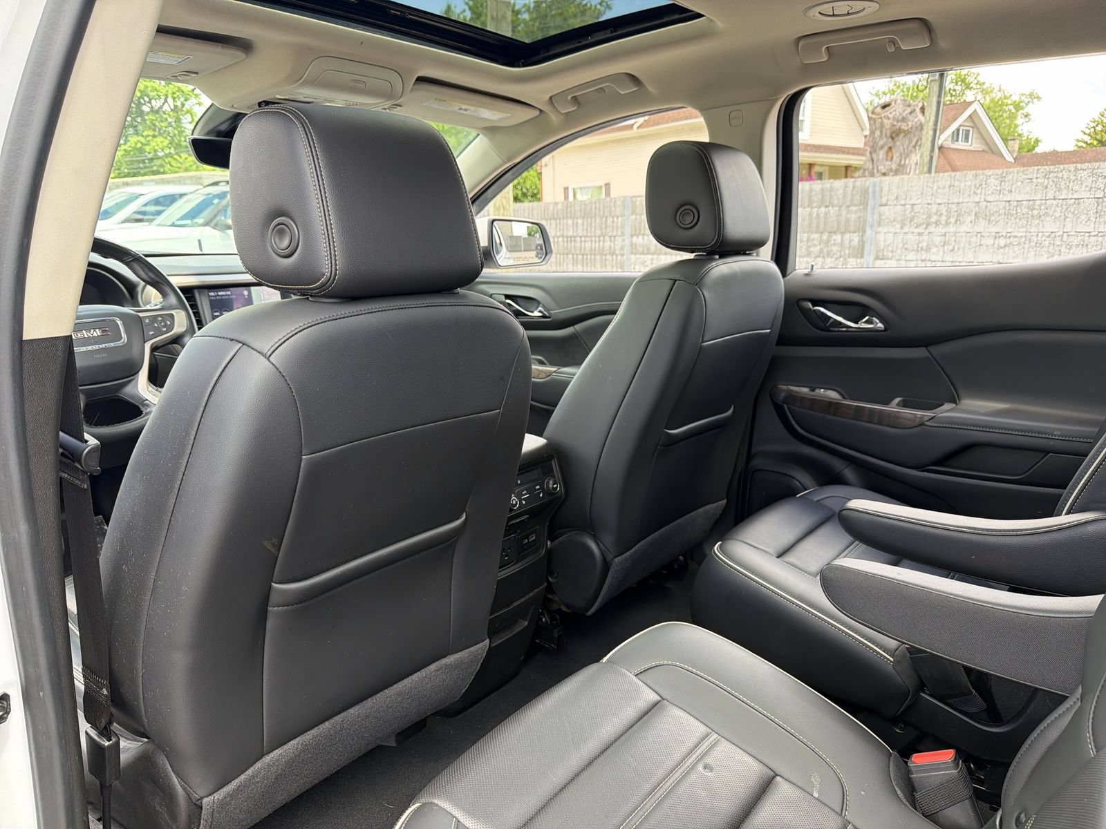 Used 2023 GMC Acadia Denali w/ Denali Ultimate Package AWD/4WD image 25