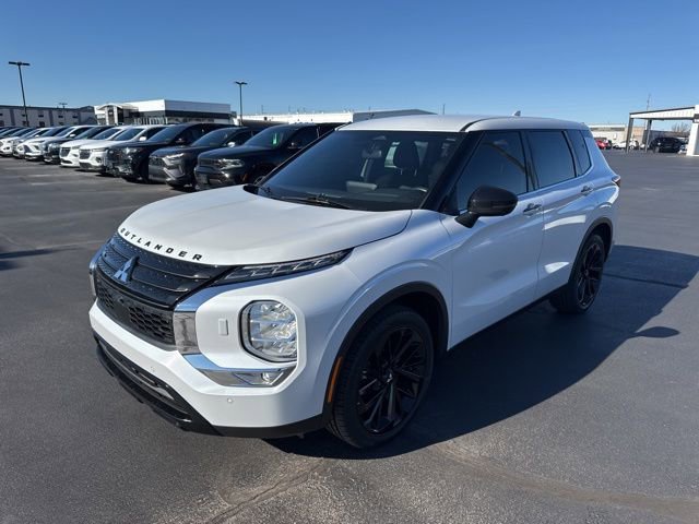 Used 2023 Mitsubishi Outlander SE image 9