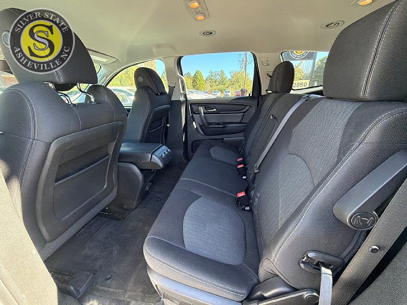 Used 2017 Chevrolet Traverse LT FWD image 13
