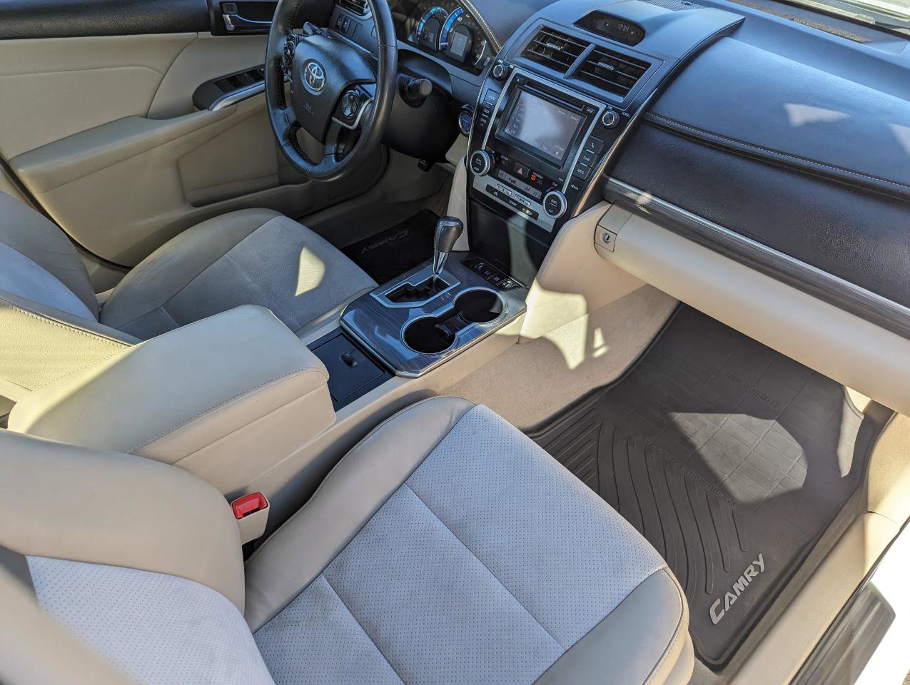 Used 2013 Toyota Camry XLE w/ Leather Pkg image 33