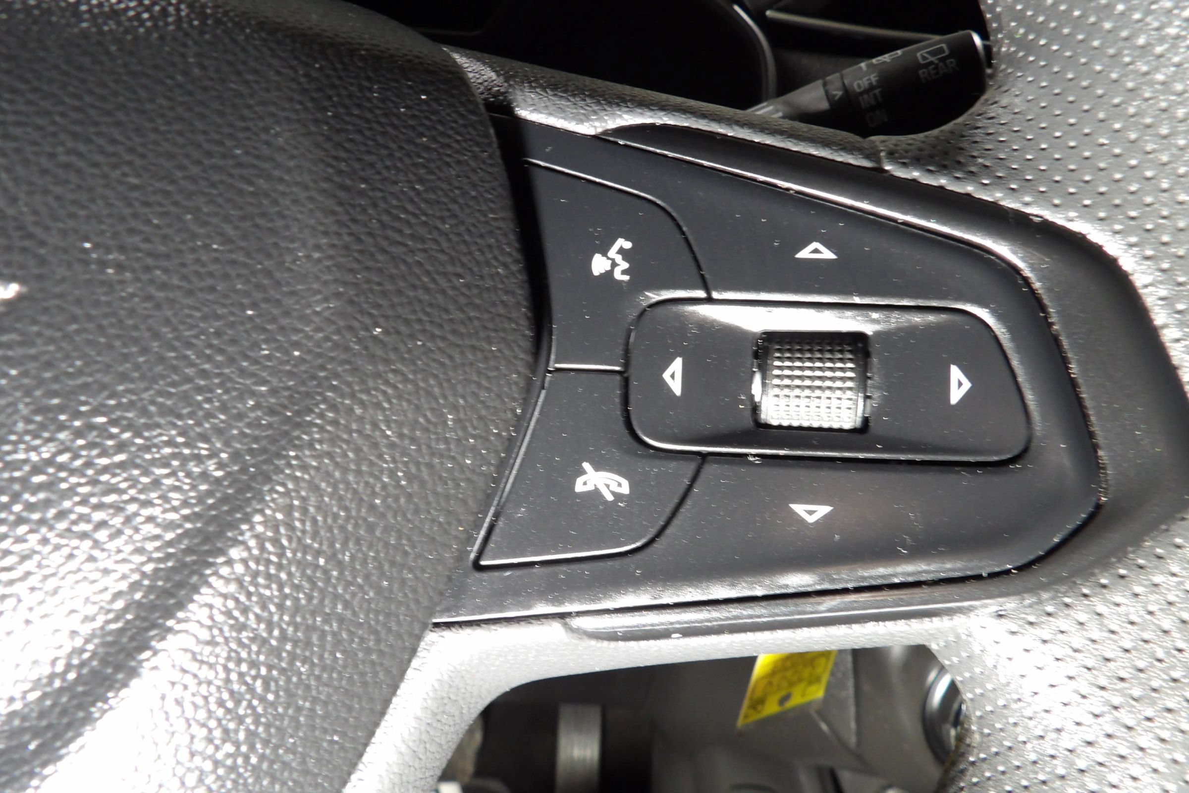 Used 2023 Chevrolet TrailBlazer LS FWD image 16