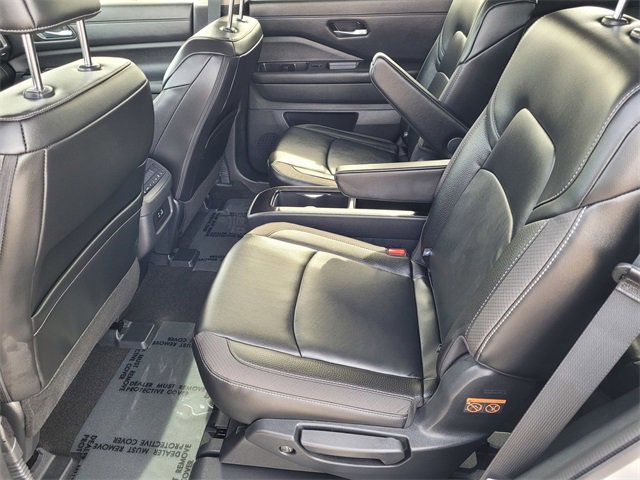 New 2025 Nissan Pathfinder SL w/ SL Premium Package image 6