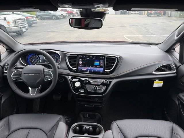 New 2027 Chrysler Pacifica Select AWD/4WD image 23
