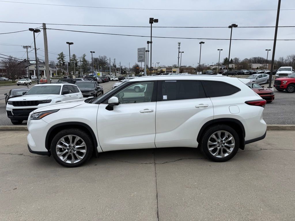 Used 2020 Toyota Highlander Limited image 9