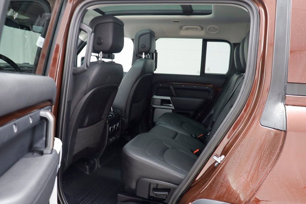 Used 2023 Land Rover Defender 130 First Edition image 15
