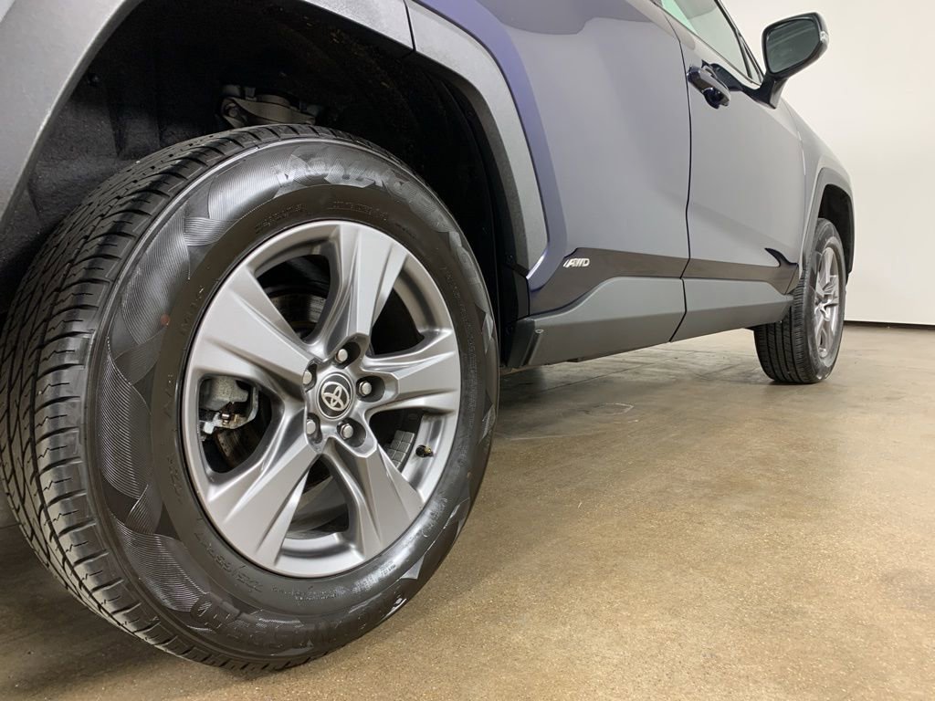 Used 2024 Toyota RAV4 XLE AWD/4WD image 9