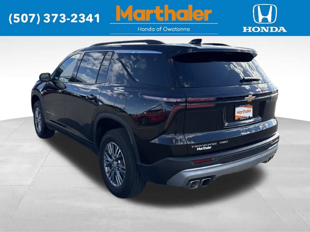 Used 2026 Chevrolet Traverse LT w/ Driver Confidence Package AWD/4WD image 3