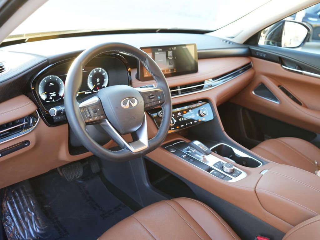 Certified 2025 INFINITI QX60 Sensory image 17