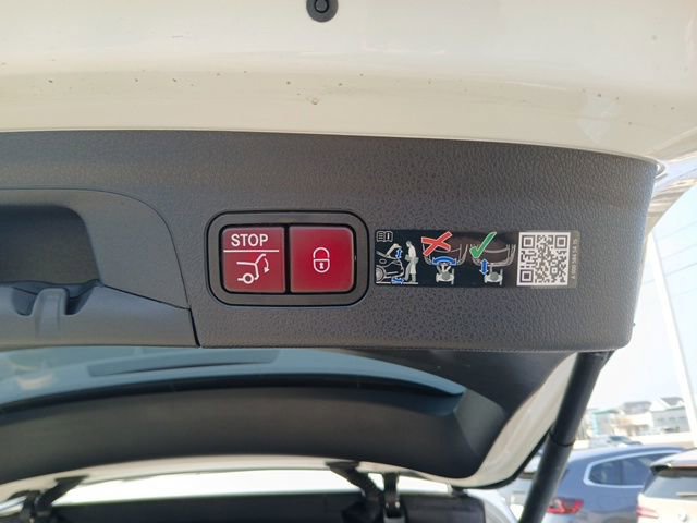 Used 2025 Mercedes-Benz GLE 450e 4MATIC image 10