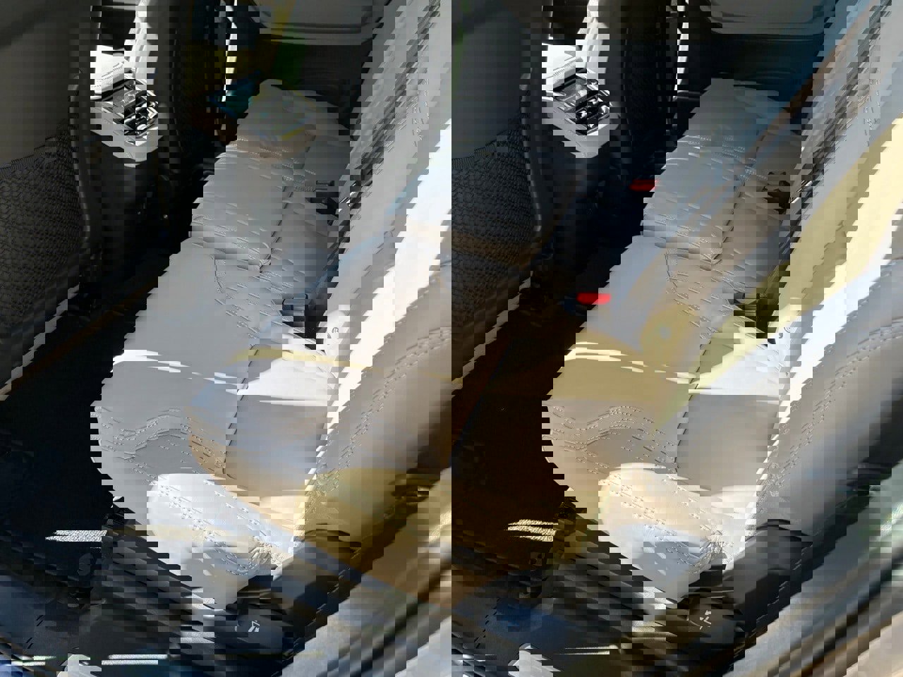 New 2026 Volvo XC90 B6 Ultra w/ Protection Package Premier image 23