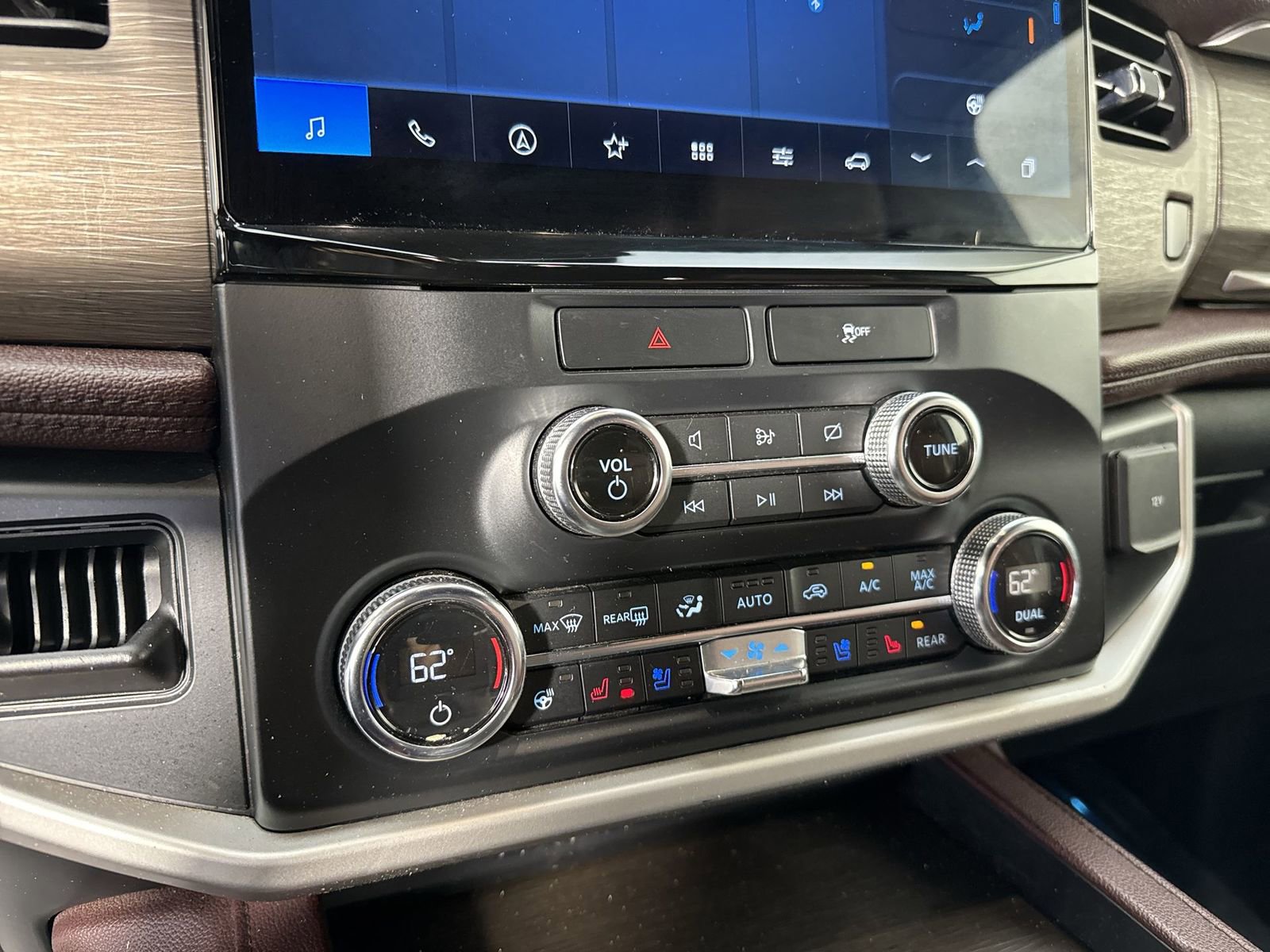 Used 2022 Ford Expedition Max Limited image 9