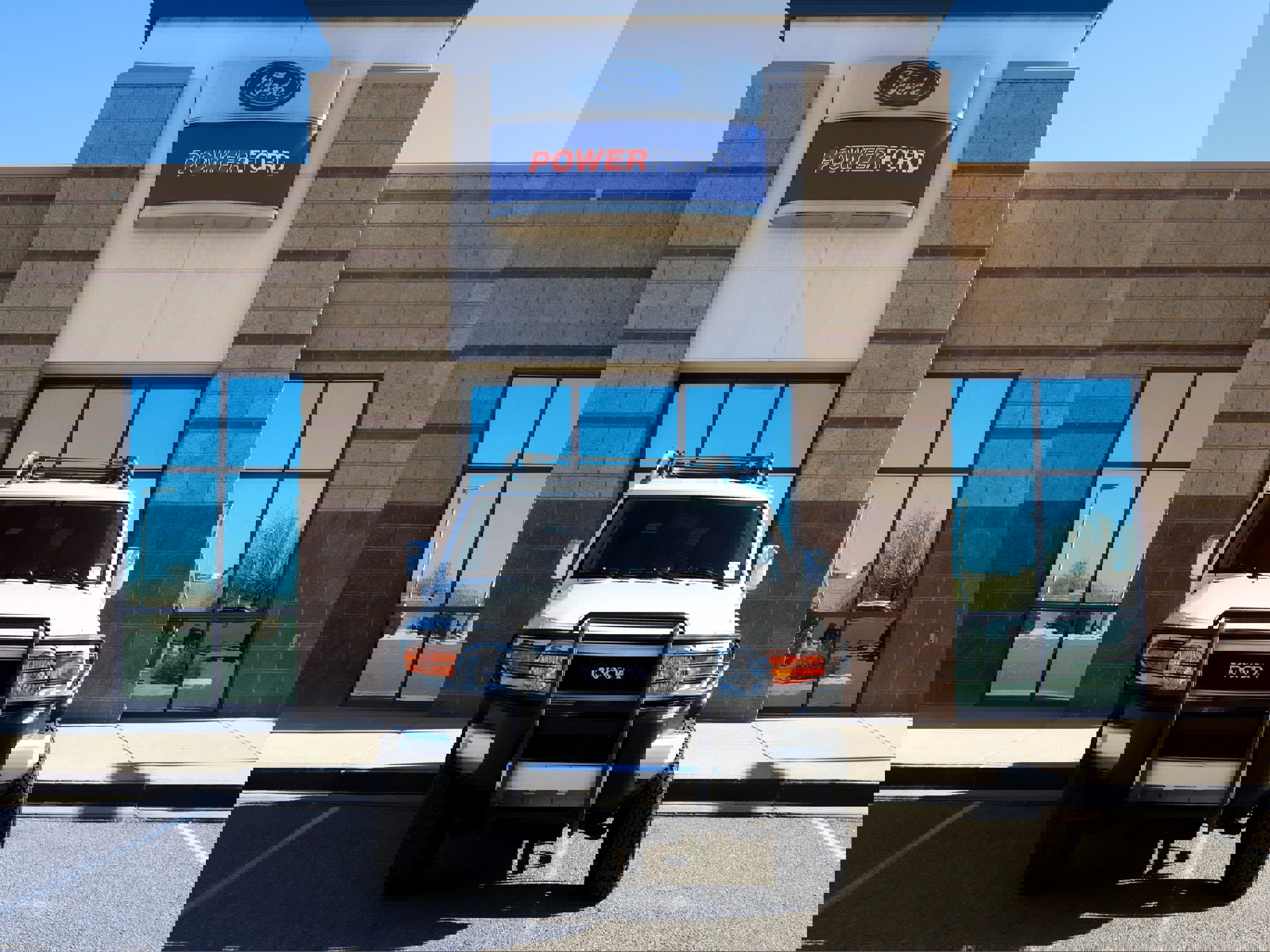 Used 2014 Toyota FJ Cruiser 4WD w/ Upgrade Package image 3