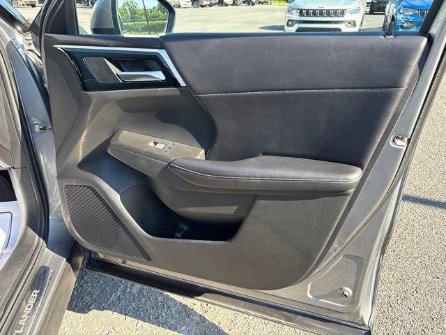 Used 2023 Mitsubishi Outlander SE AWD/4WD image 19